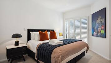 2 bedrooms, iron/ironing board, WiFi, bed sheets