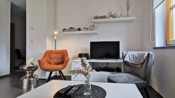 Smart-tv, videospil, dvd-afspiller, bøger