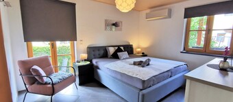 Modern Strata Montana vacation apartment with garden, underfloor heating and air conditioning