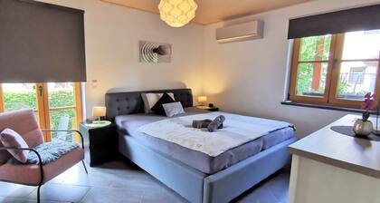 Moderne Ferienwohnung Strata Montana mit Garten, Fußbodenheizung und Klimaanlage