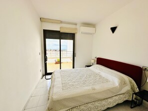2 bedrooms