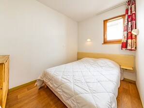 2 bedrooms