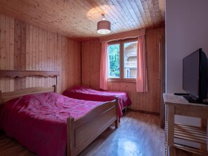 3 quartos, Wi-Fi de cortesia, roupa de cama