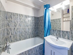 Bathroom - Modern 25m² studio for 4, at the foot of the slopes (Saint-François-Longchamp)