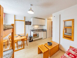 Room - Charming 19m² studio for 4 in Saint-François-Longchamp (Saint-François-Longchamp)