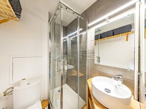 Bathroom - Charming 19m² studio for 4 in Saint-François-Longchamp (Saint-François-Longchamp)