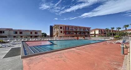 Apartamento adaptado con aire acondicionado y piscina