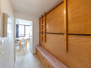 Interior - Charming 24m² studio for 4, ski-in ski-out, near spa center (Saint-François-Longchamp)