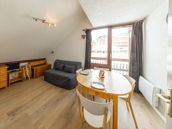 TV - Charming 24m² studio for 4, ski-in ski-out, near spa center (Saint-François-Longchamp)