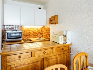 Kühlschrank, Mikrowelle, Geschirrspüler