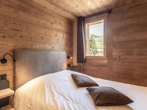 3 bedrooms, free WiFi, bed sheets