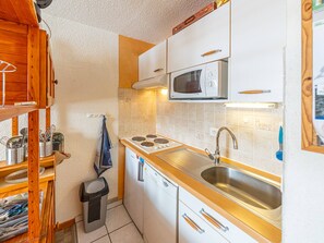 Kühlschrank, Mikrowelle, Geschirrspüler