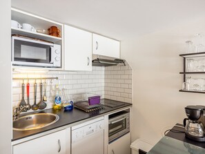 Fridge, microwave, dishwasher