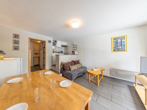 TV - Modern studio for 4, south balcony, near slopes, Roc Rouge (Saint-François-Longchamp)