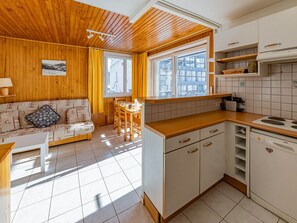 Jääkaappi, mikroaaltouuni, astianpesukone