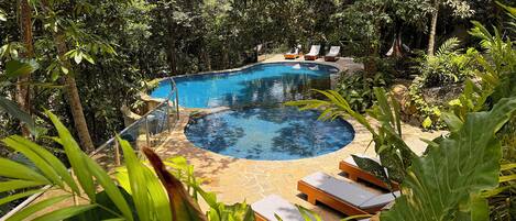 2 piscinas al aire libre