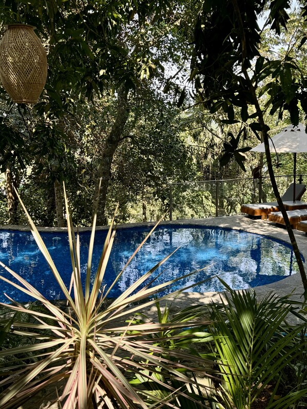 2 outdoor pools
