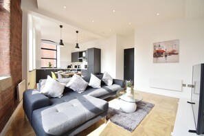 Living area - Aire Apartments - The Calls (Leeds)