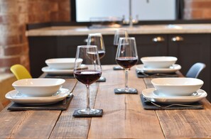 Deluxe Apartment | In-room dining