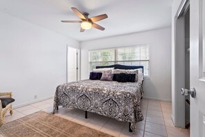 4 Schlafzimmer, Schreibtisch, kostenloses WLAN, Bettwäsche