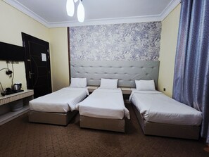 Blackout curtains, soundproofing, iron/ironing board, free WiFi - Al Asr almasi Suite Apartments (Madinah)