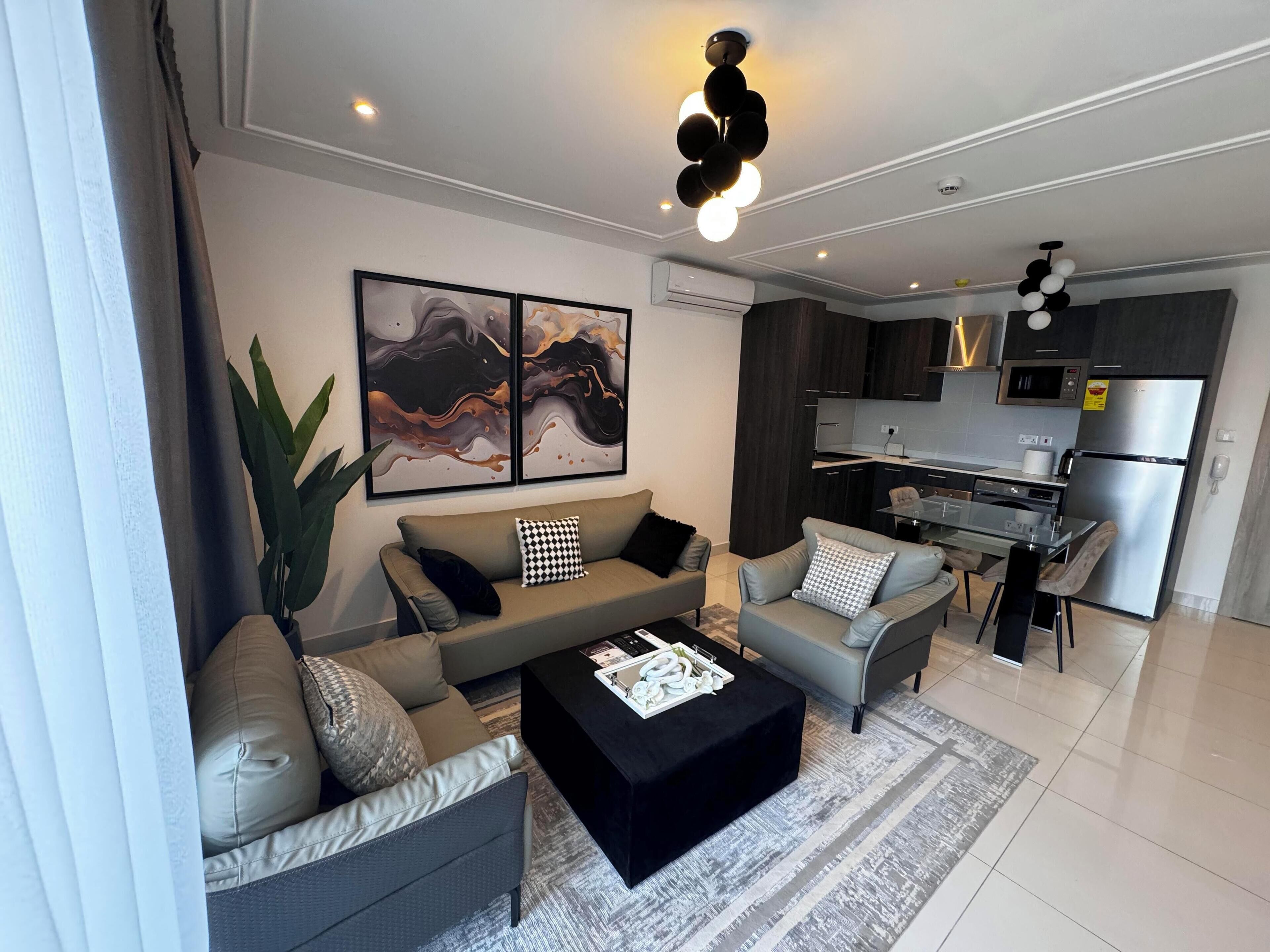 Deluxe Apartment, City View | Iron/ironing board, free WiFi