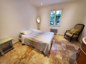 6 Schlafzimmer, Reisekinderbett, kostenloses WLAN, Bettwäsche