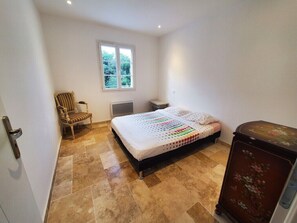 6 chambres, lit de bébé portatif, accès au Wi-Fi (inclus)
