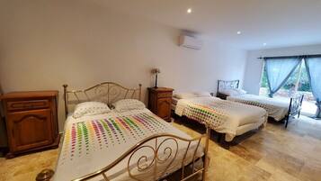 6 Schlafzimmer, Reisekinderbett, kostenloses WLAN, Bettwäsche