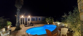 Villa Azur 6 bedrooms and heated pool 20 persons