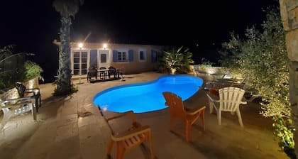 Villa Azur 6 chambres et piscine chauffée 20 personnes