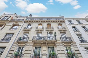 Exterior - Sublim AC-3 BDR Montaigne/Arc de Triomphe (Paris)