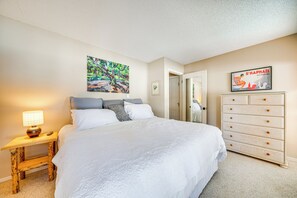 Apartment (1 Bedroom) | Interior - 6 Mi to Skiing: Condo w/ Balcony in Fraser! (Fraser)