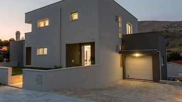 Villa (Four Bedroom Villa with Pool) | Exterior