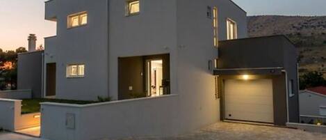 Villa (Four Bedroom Villa with Pool) | Aussenbereich
