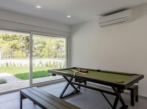 Villa (Four Bedroom Villa with Pool) | Billiards