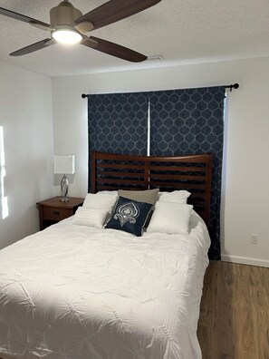 4 bedrooms, iron/ironing board, WiFi, bed sheets