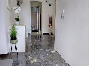 Appartement (Two Bedroom Apartment with Balcony) | Hall
