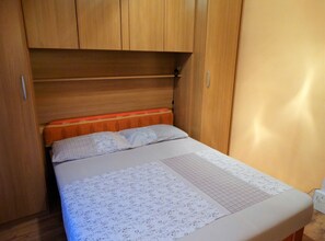 Apartment (Two Bedroom Apartment with Sea View a) | 2 bedrooms, free WiFi