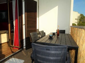 Apartment (Two Bedroom Apartment with Sea View a) | Balcony