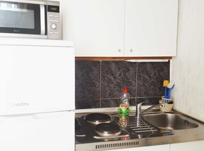 Appartamento (One Bedroom Apartment with Terrace) | Cucina privata | Frigorifero