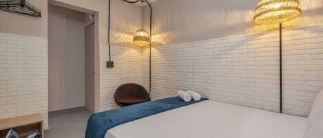 1 bedroom, desk, iron/ironing board, WiFi