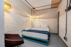 1 bedroom, desk, iron/ironing board, WiFi