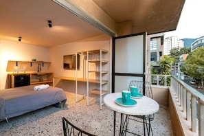 1 soveværelse, skrivebord, strygejern/strygebræt, weekendseng