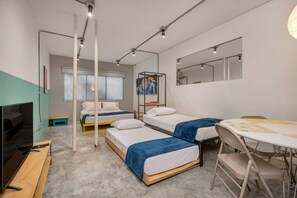 1 Schlafzimmer, Schreibtisch, Bügeleisen/Bügelbrett, Reisekinderbett