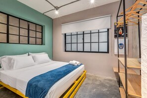 1 bedroom, iron/ironing board, travel cot, WiFi - Cozy Loft Apartment in Manila with kitchenette (Medellín)