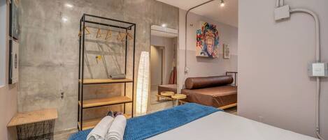 1 bedroom, iron/ironing board, travel cot, WiFi