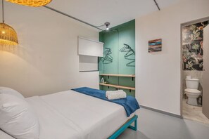 1 chambre, bureau, fer et planche à repasser, Wi-Fi