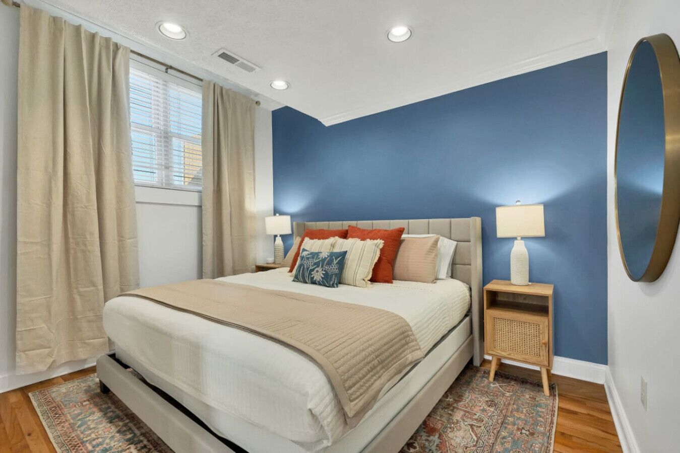 1 多间卧室、办公桌、熨斗/熨衣板、WiFi