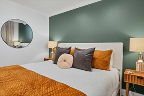 1 bedroom, desk, iron/ironing board, WiFi